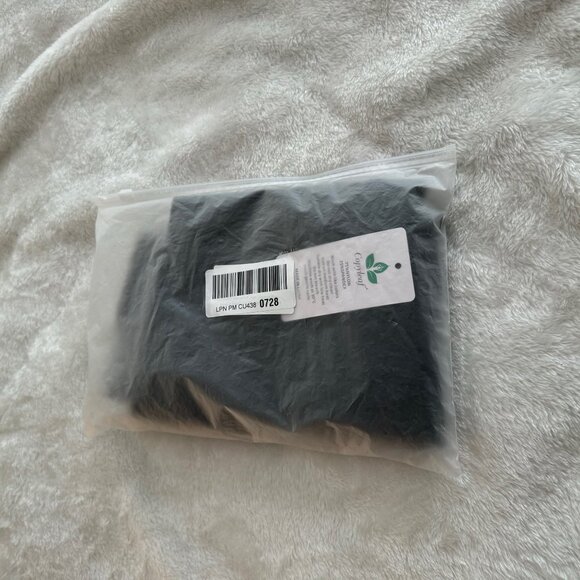 Copyleaf NWT Black Crossover Waisted Flared Legging Yoga Pants Size M - Picture 11 of 14